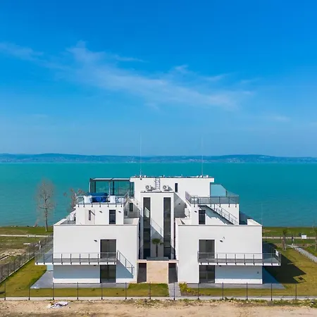 Myflat Sunset Beach77 Premium Apartment *